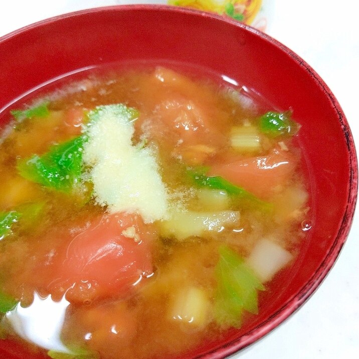 簡単!ヘルシー(^^)トマトとセロリの洋風味噌汁♪